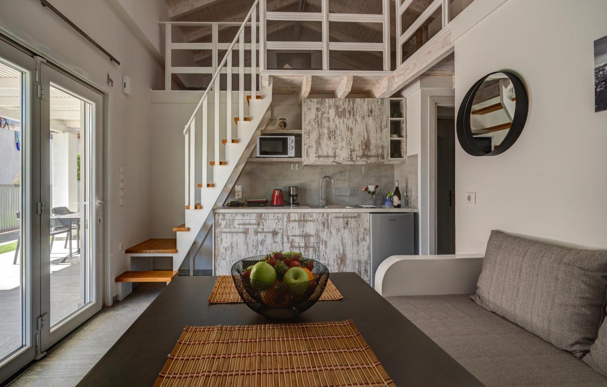 Molos Beachfront Apartments In Diakopto Bagian luar foto