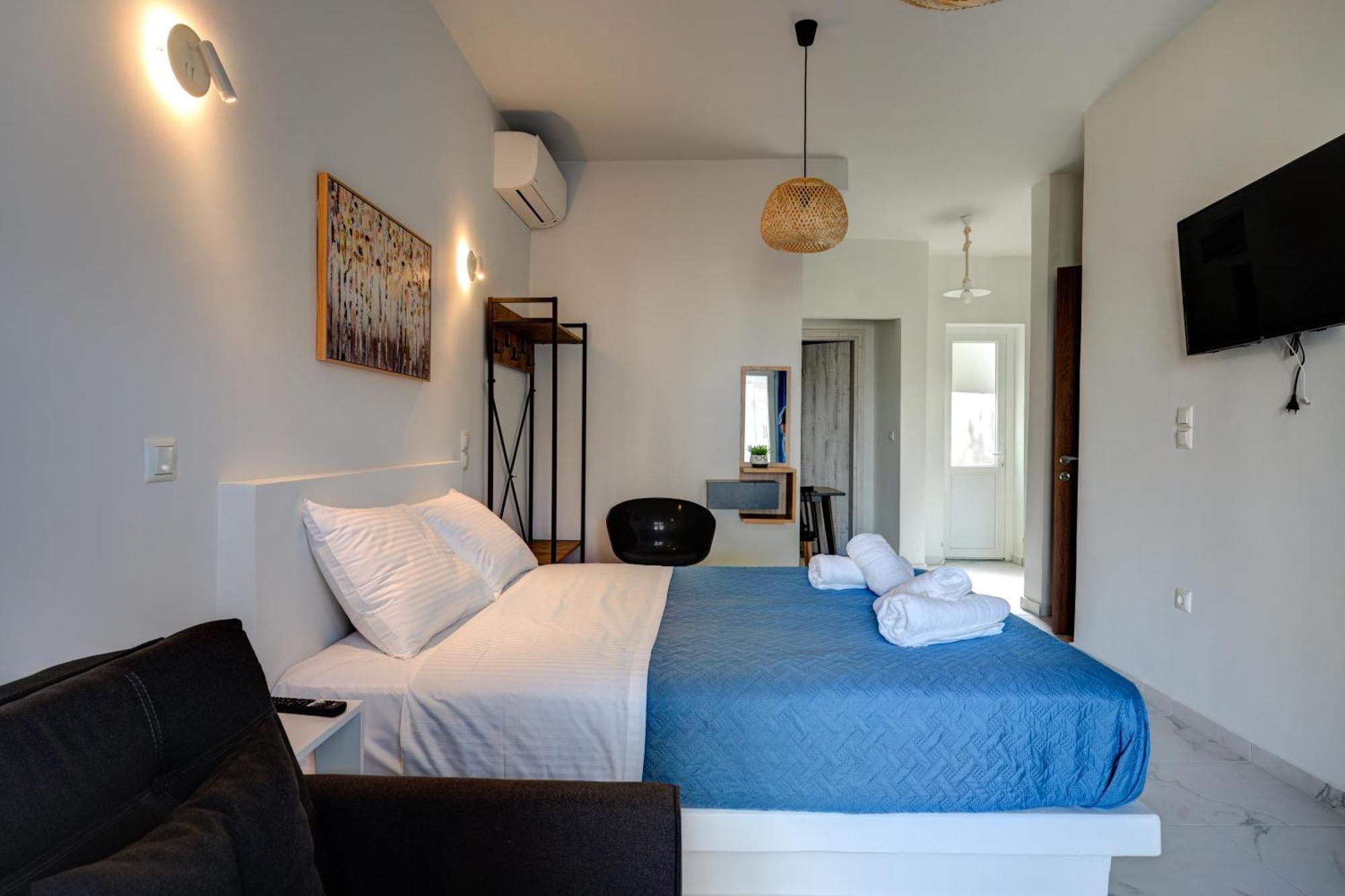Molos Beachfront Apartments In Diakopto Bagian luar foto